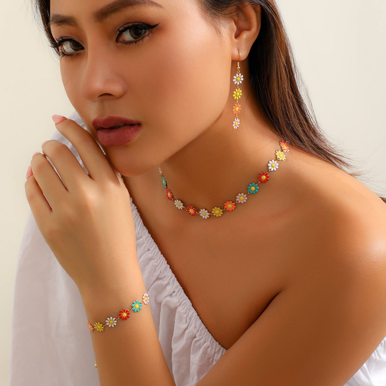Buy Zaveri Pearls 3 s Heart Charm Earring Bracelet Set-ZPFK12076 Online At  Best Price @ Tata CLiQ