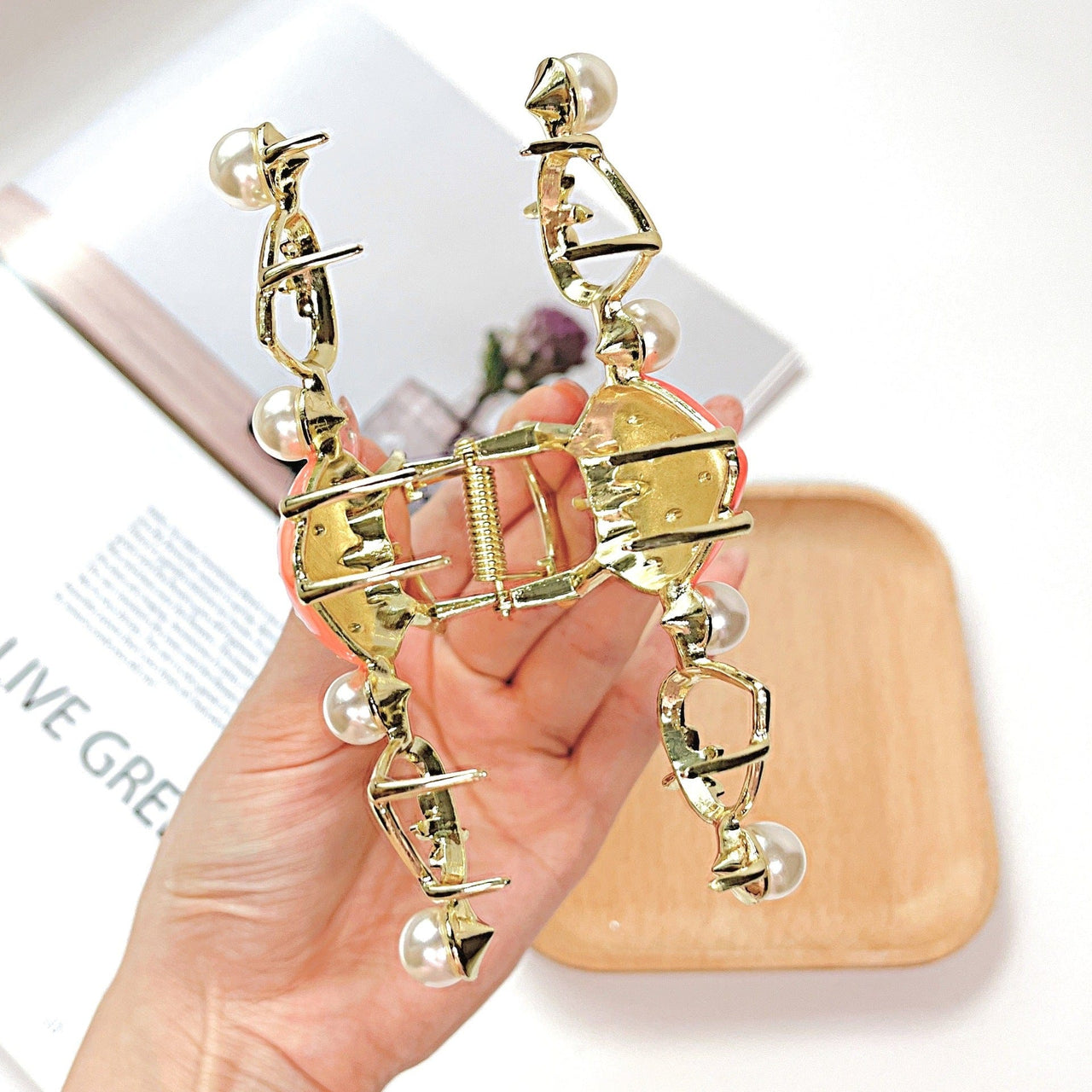 Chic Enamel Strawberry Heart Hair Claw Clip - ArtGalleryZen