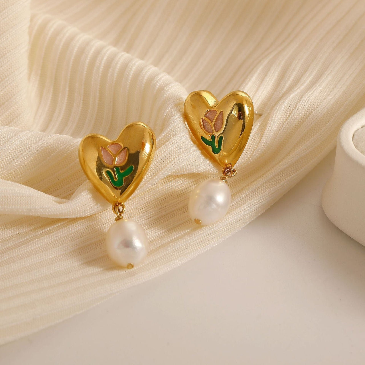 Chic Enamel Tulip Heart Pearl Earrings - ArtGalleryZen