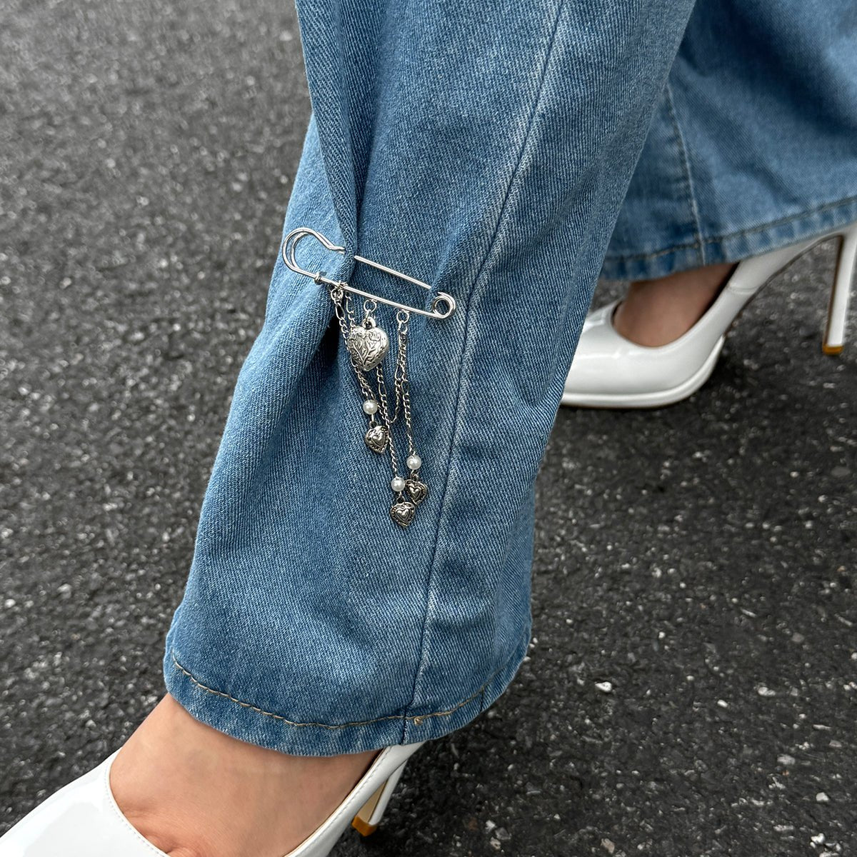 Chic Floral Heart Tassel Trouser Pin - ArtGalleryZen