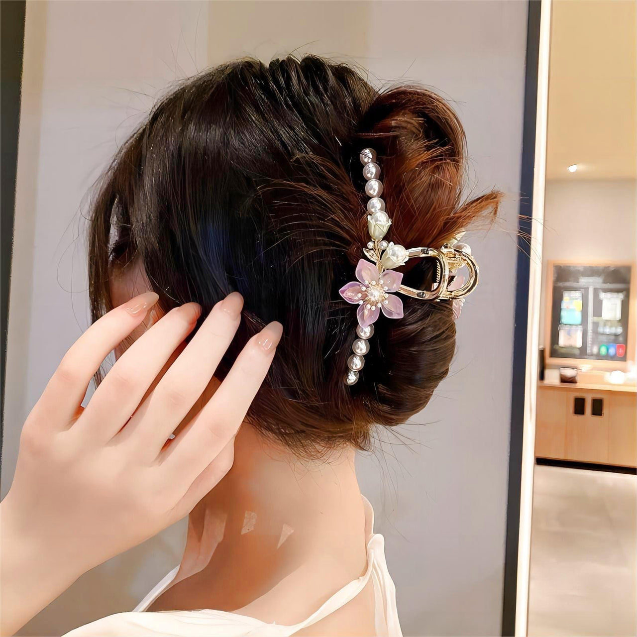 Chic Floral Pearl Chignon Claw Clip Hair Clip - ArtGalleryZen