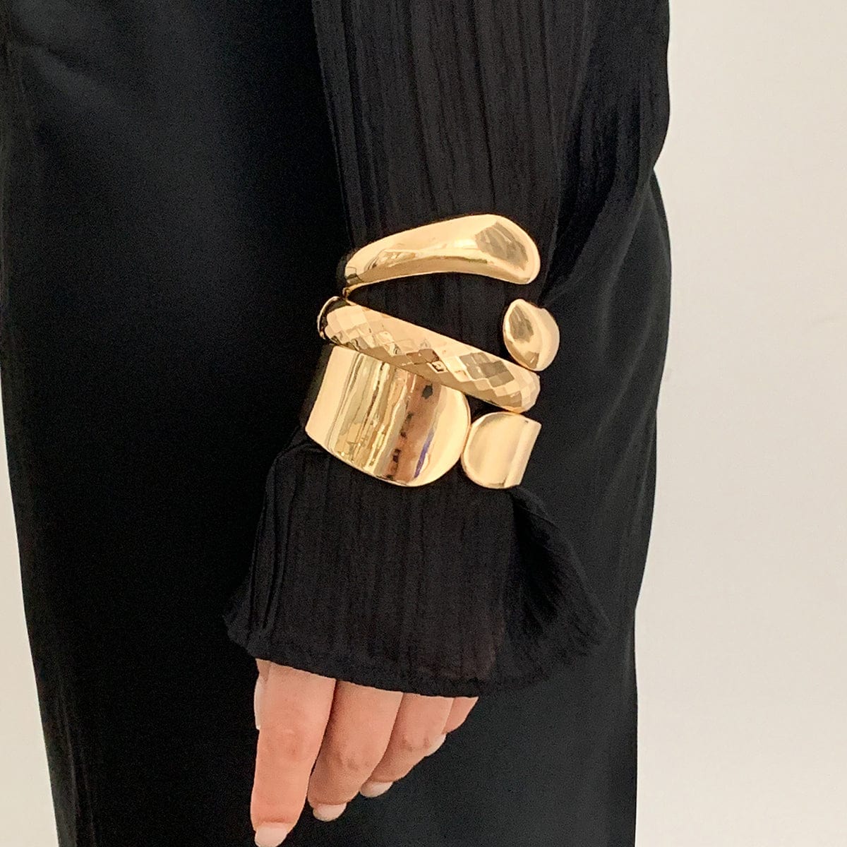 Chic Gold Silver Plated Cut Surface Bangle Bracelet - ArtGalleryZen