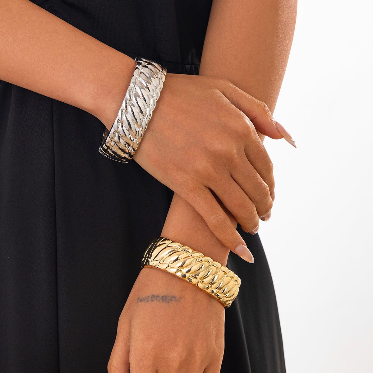 Chic Gold Silver Plated Glossy Textured Bangle Bracelet - ArtGalleryZen