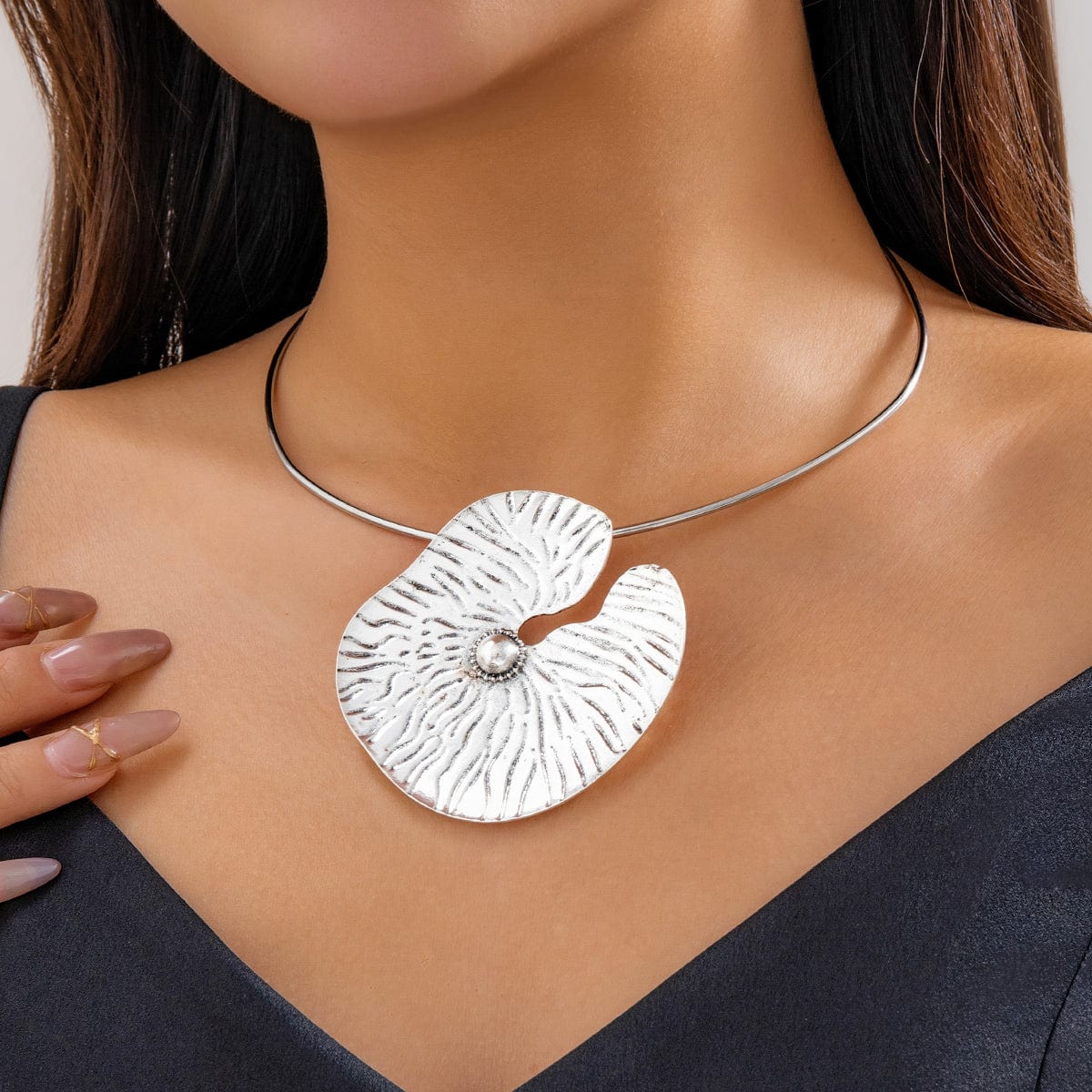 Chic Gold Silver Plated Lotus Leaf Pendant Necklace - ArtGalleryZen