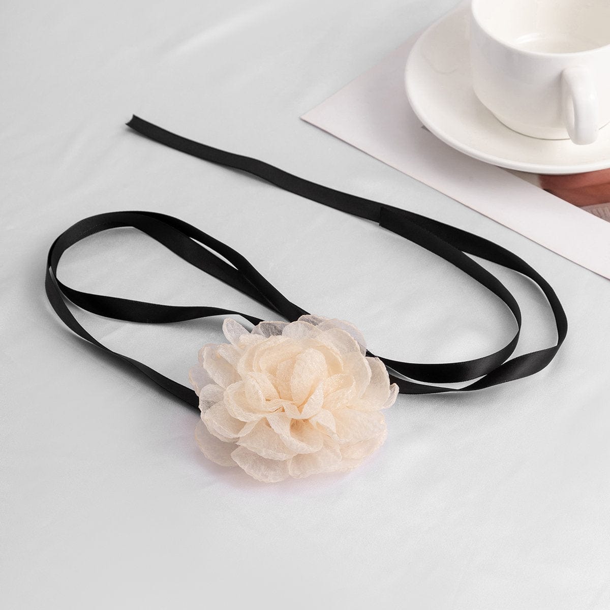 Chic Grenadine Flower Ribbon Collar Choker Necklace - Gray