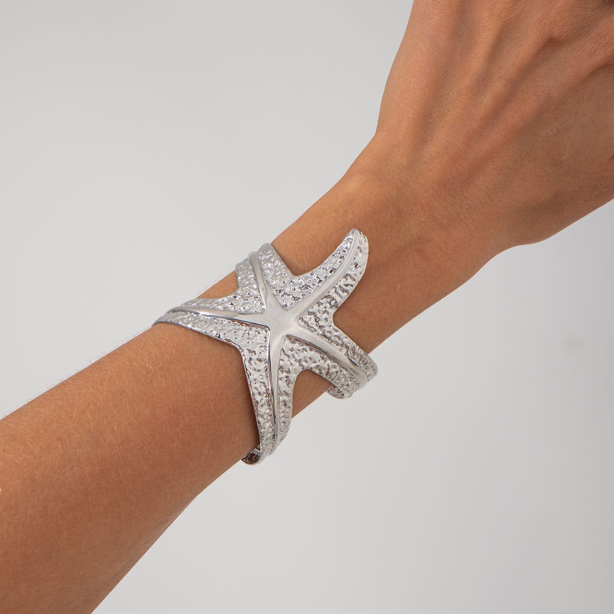 Chic Hammered Starfish Wide Cuff Bangle Bracelet - ArtGalleryZen