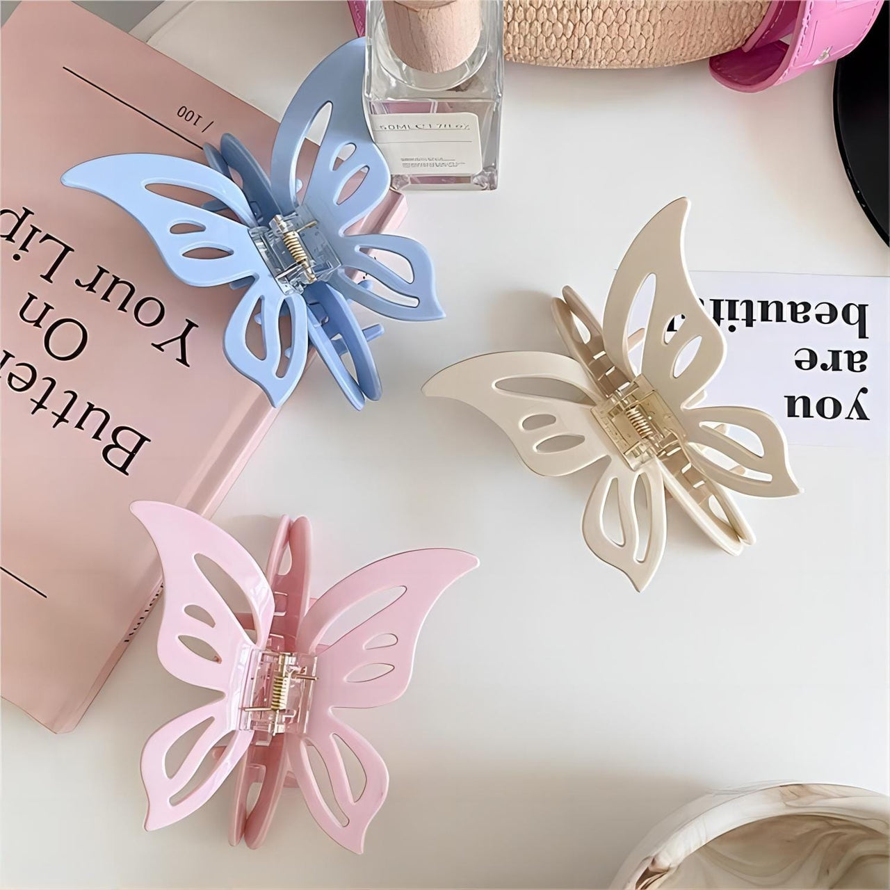 Chic Hollowed-out Butterfly Chignon Claw Clip Hair Clip - ArtGalleryZen