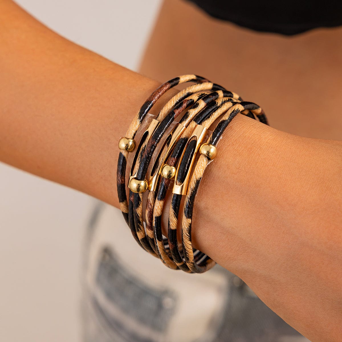 Chic Layered Leopard Print PU Leather String Magnetic Bracelet