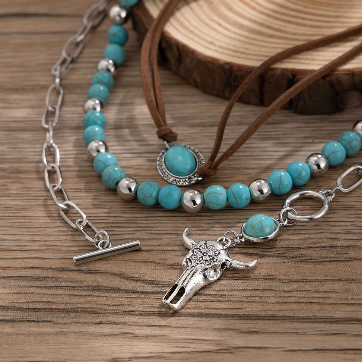 Chic Layered Toggle Clasp Bull Pendant Turquoise Chain Velvet Necklace Set