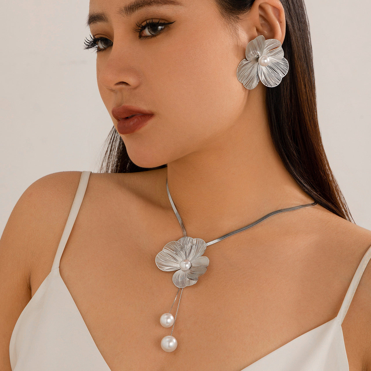 Chic Pearl Flower Pendant Herringbone Chain Necklace Earrings Set