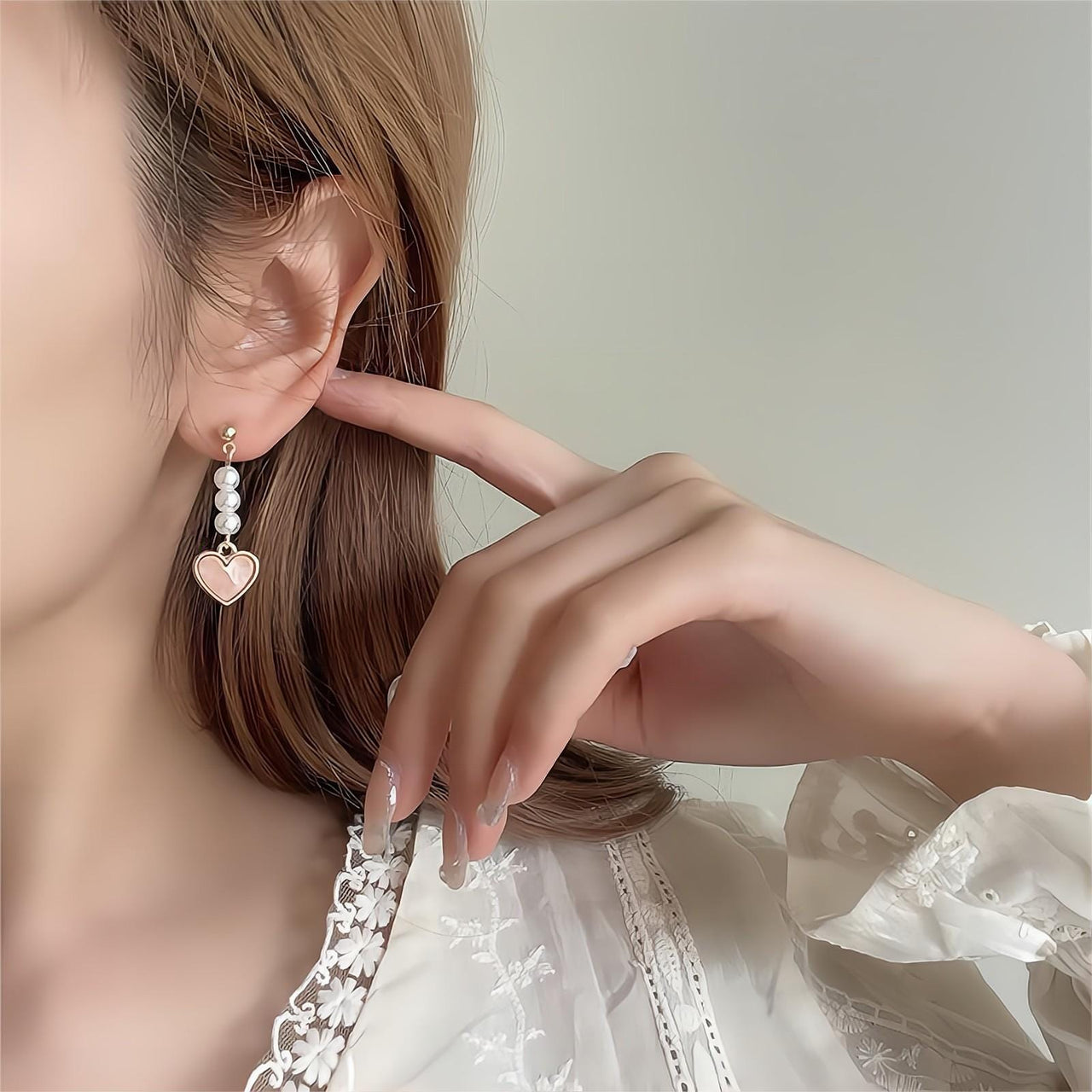 Chic Pearl Heart Dangle Earrings - ArtGalleryZen