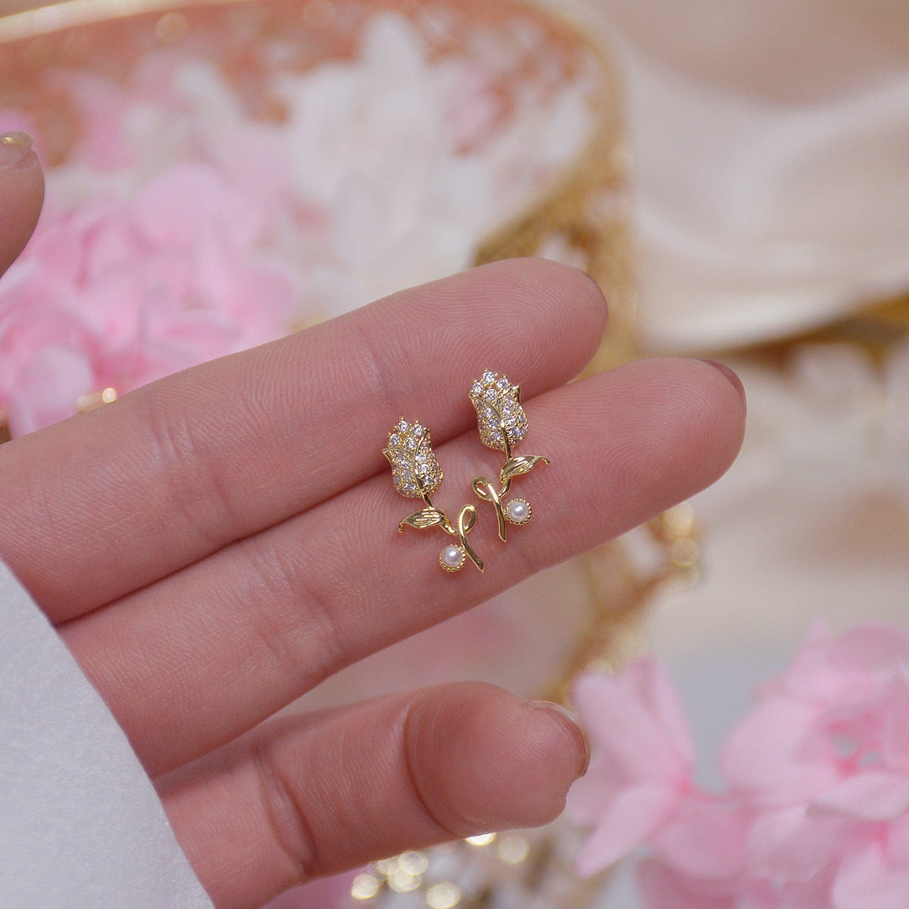 Chic Pearl Inlaid Crystal Tulip Earrings - ArtGalleryZen