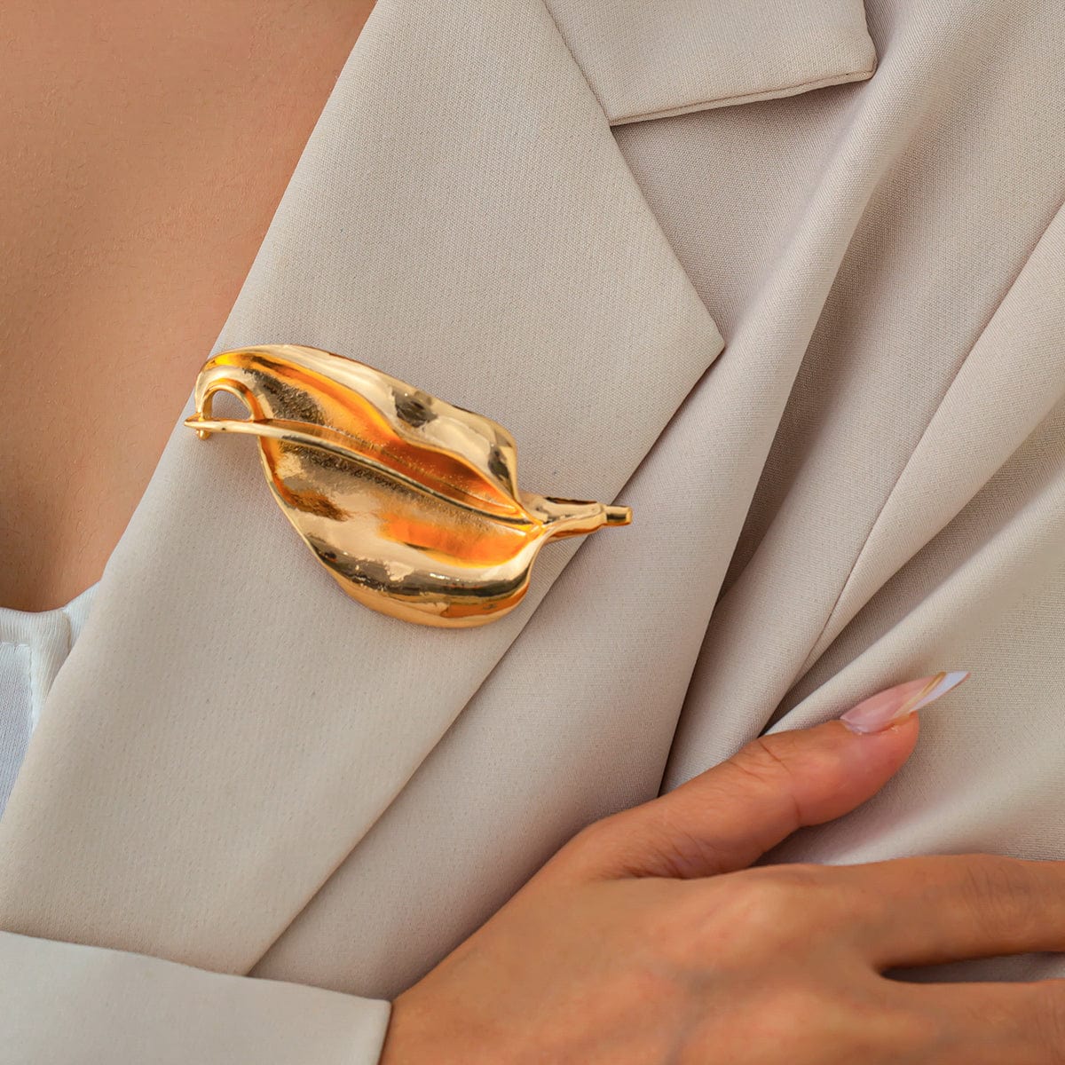 Chic Pleated Leaf Pin Brooch - ArtGalleryZen