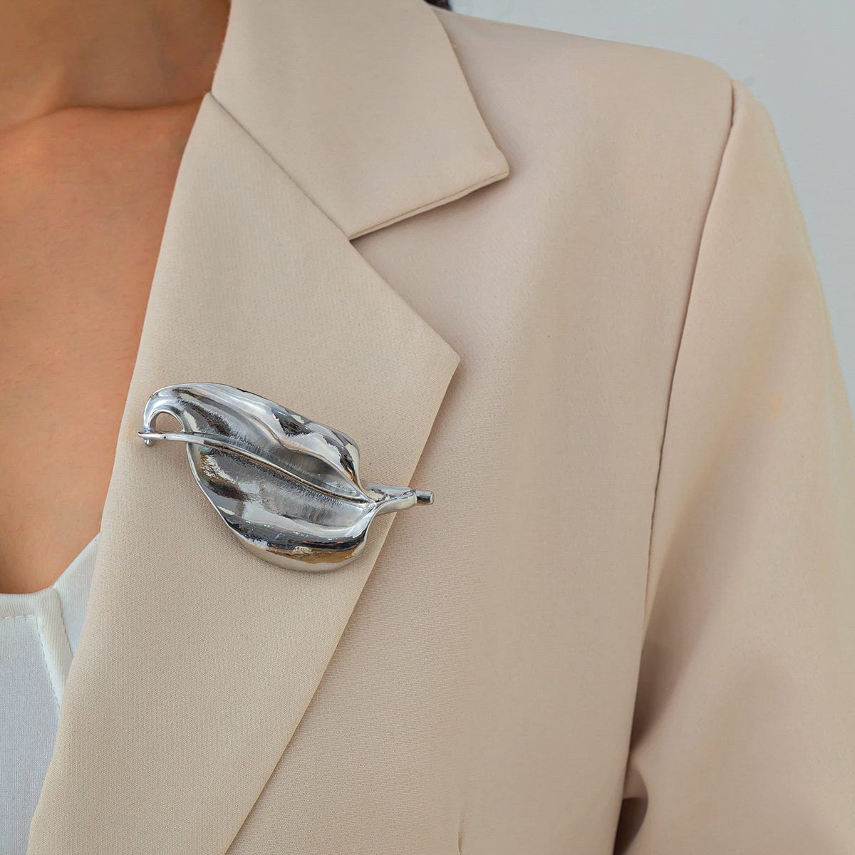 Chic Pleated Leaf Pin Brooch - ArtGalleryZen