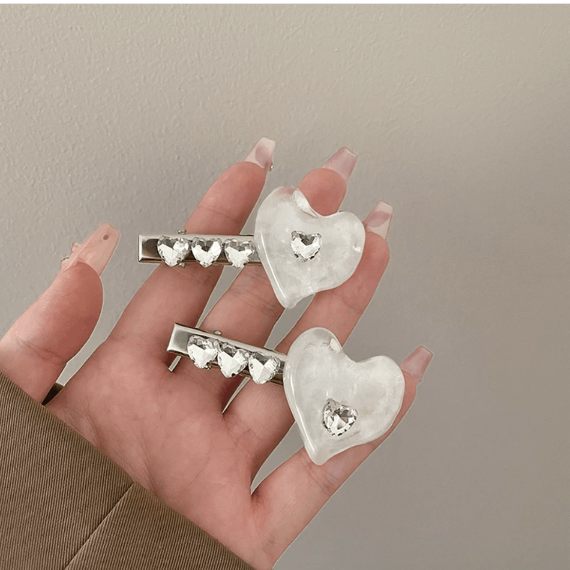 Chic Rhinestone Heart Resin Hair Clip