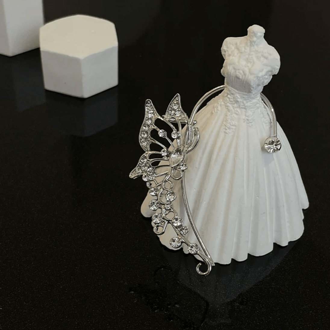 Chic Rhinestone Inlaid Butterfly Shape Ear Cuff Climber Crawler Wrap Earring - ArtGalleryZen