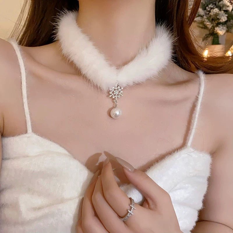 Chic Rhinestone Inlaid Snowflake Pearl Pendant Plush Chain Choker Necklace - ArtGalleryZen