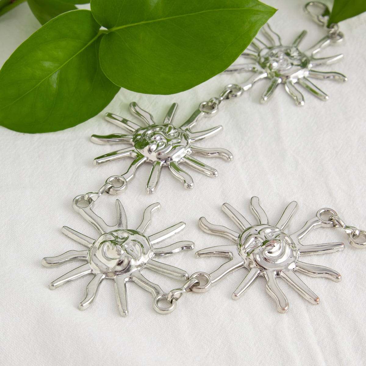 Chic Silver Plated Sun Bag Chain - ArtGalleryZen