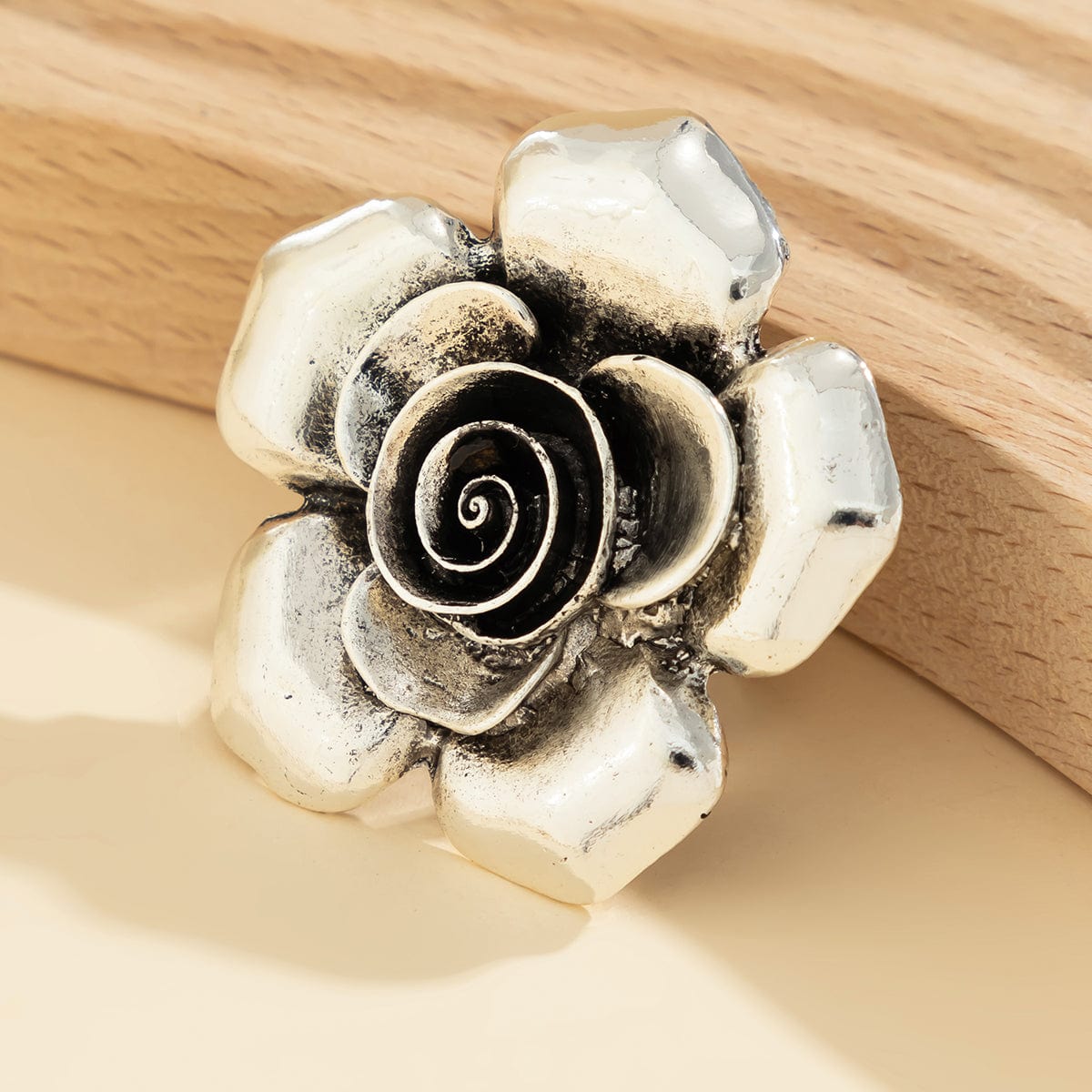 Chic Silver Tone Flower Open Ring - ArtGalleryZen