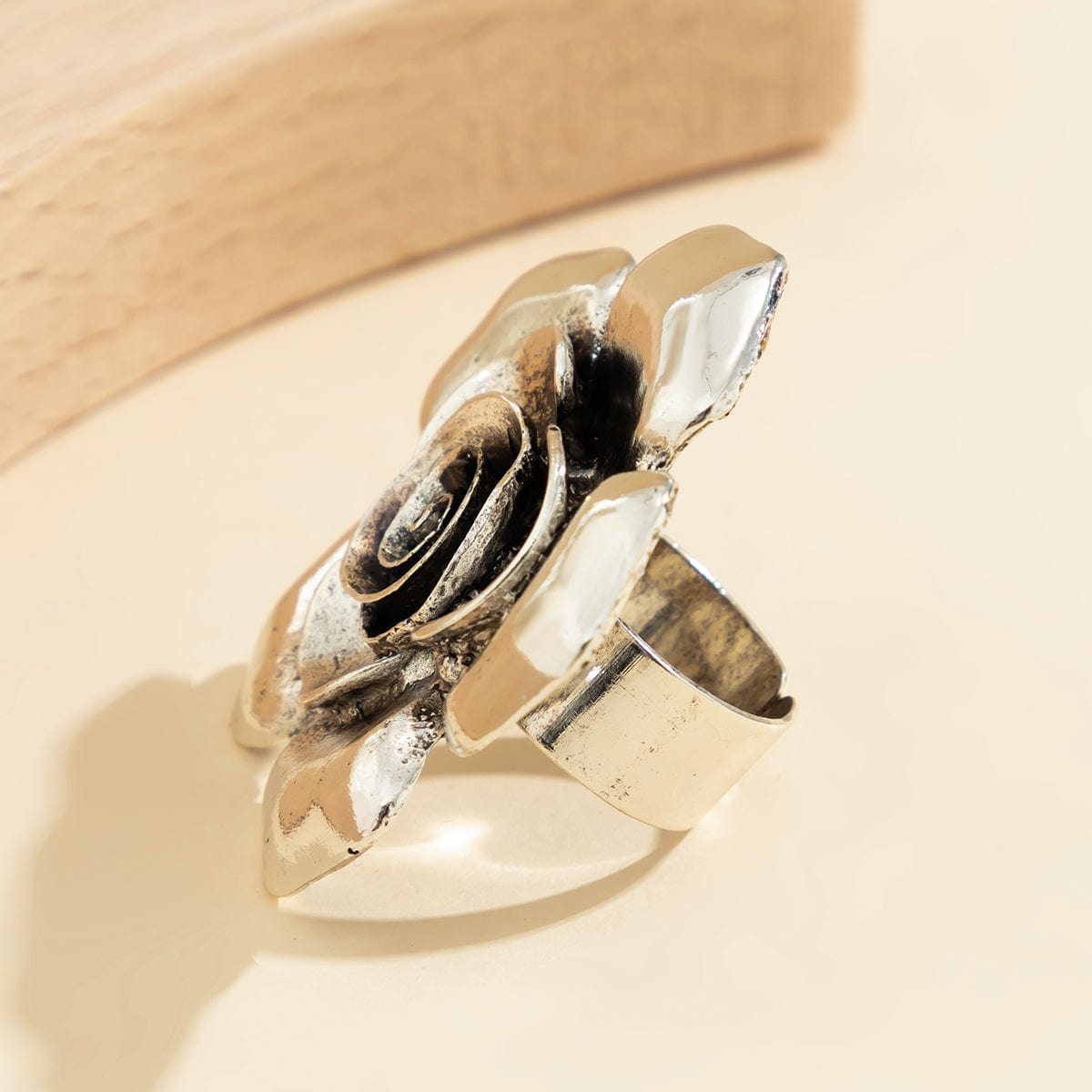 Chic Silver Tone Flower Open Ring - ArtGalleryZen