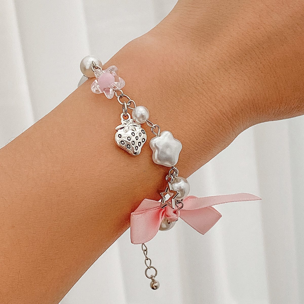 Chic Strawberry Heart Charm Bowknot Pearl Chain Bracelet