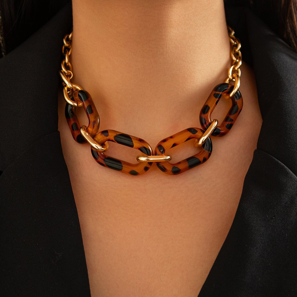 Chic Toggle Clasp Chunky Leopard Acrylic Necklace - ArtGalleryZen