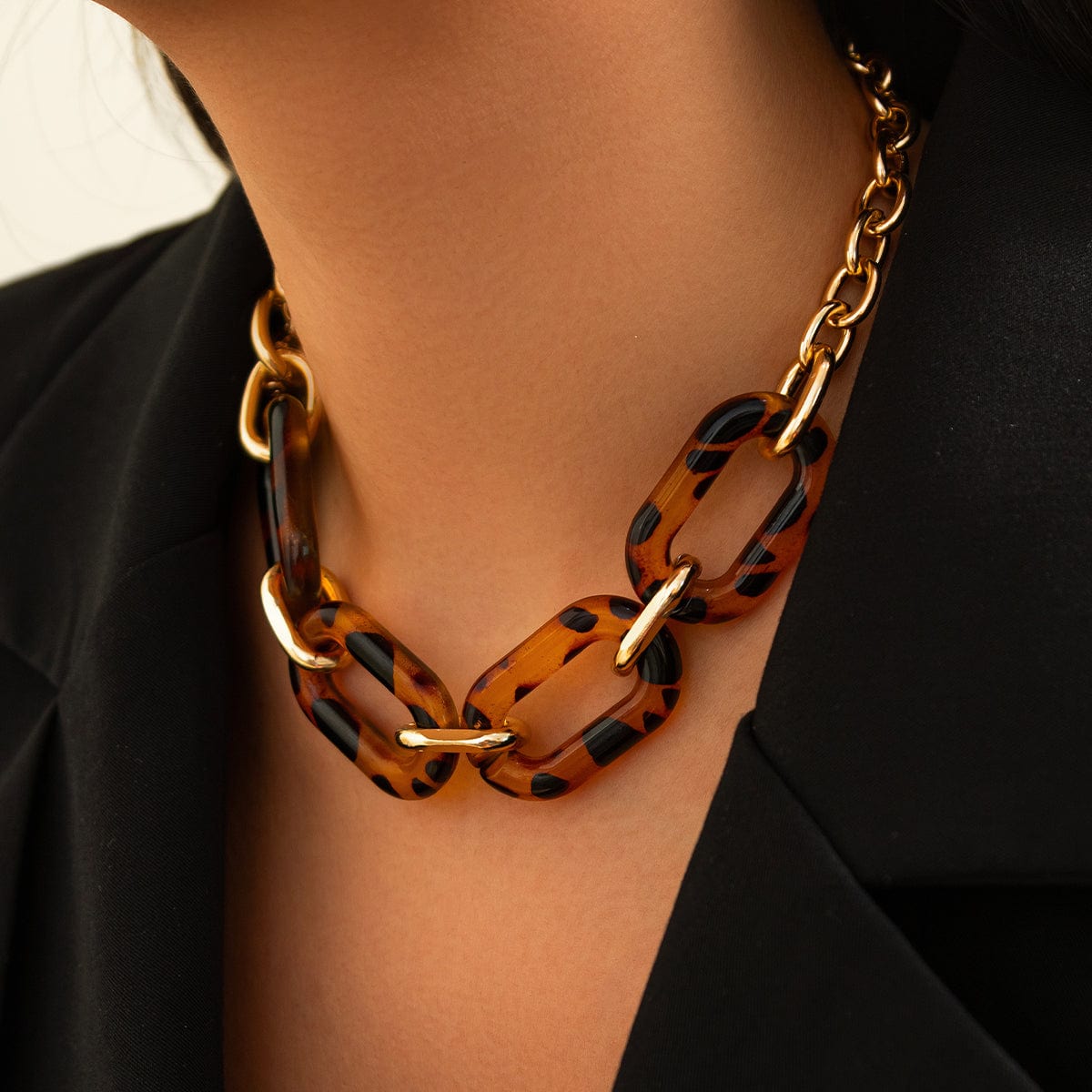 Chic Toggle Clasp Chunky Leopard Acrylic Necklace - ArtGalleryZen