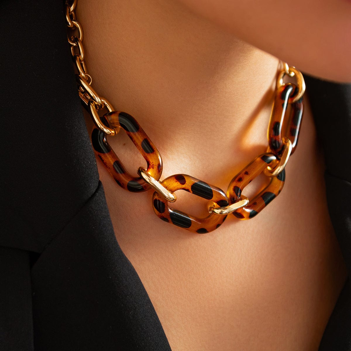 Chic Toggle Clasp Chunky Leopard Acrylic Necklace