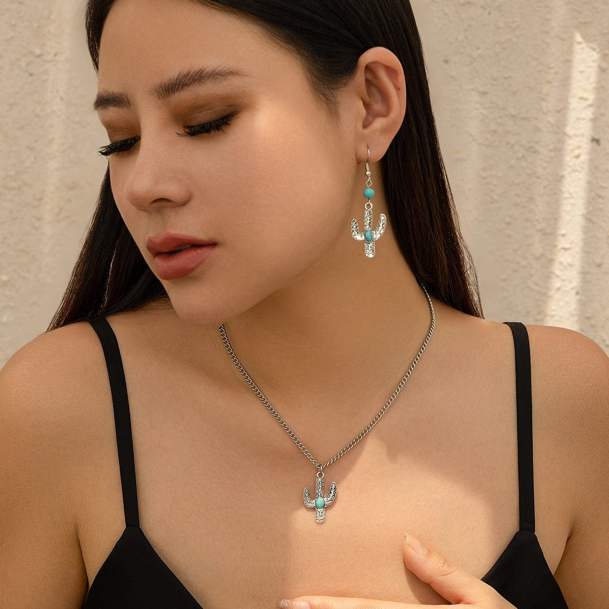 Chic Turquosie Inlaid Cactus Pendant Necklace Earrings Set