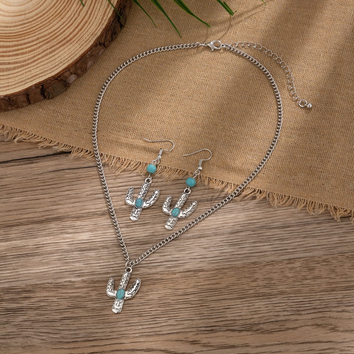 Chic Turquosie Inlaid Cactus Pendant Necklace Earrings Set