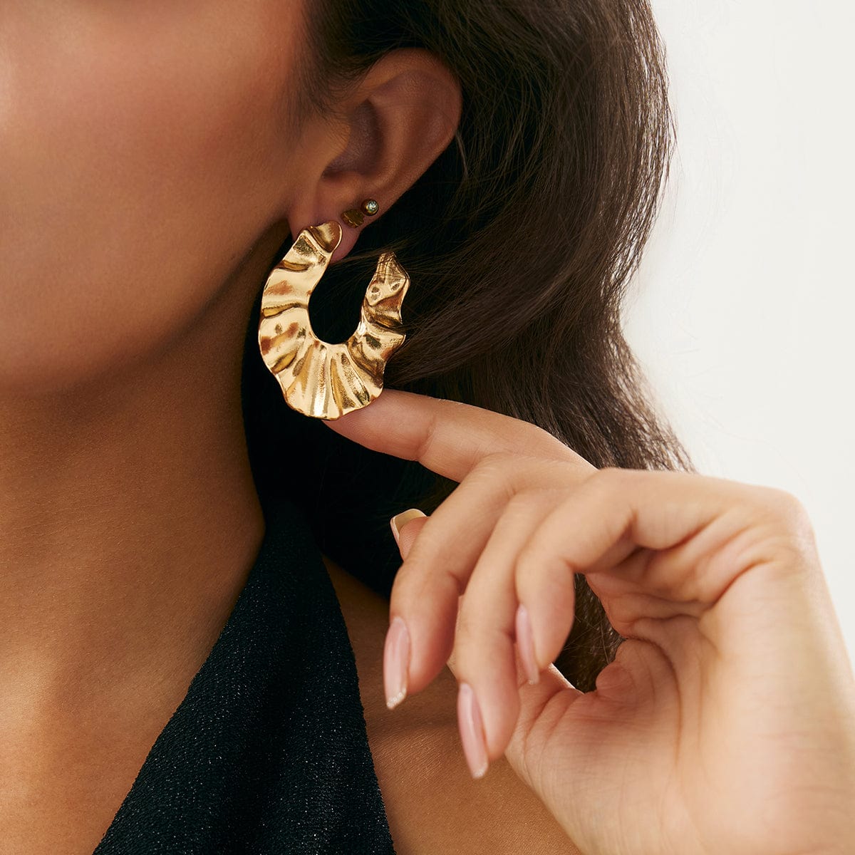 Chunky Gold Silver Tone Pleated U Shaped Stud Earrings - ArtGalleryZen