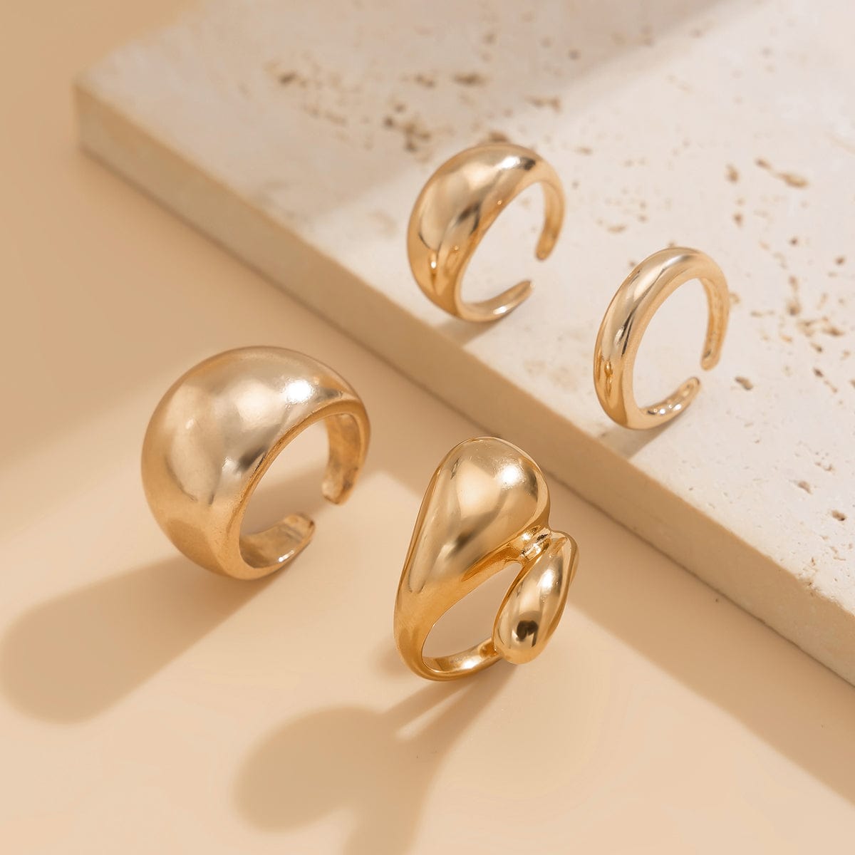 Classic 4pcs Gold Tone Chunky Stackable Ring Set