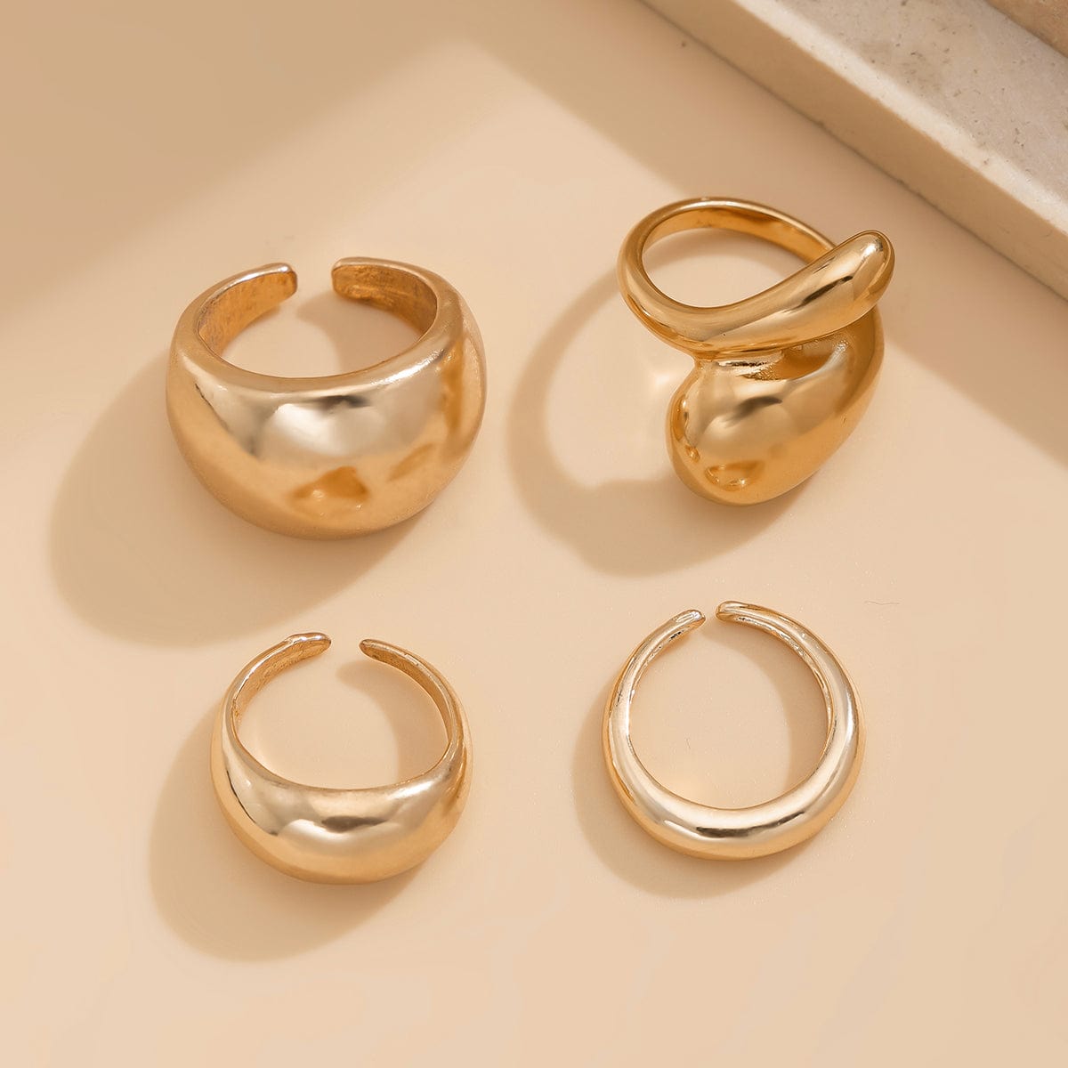 Classic 4pcs Gold Tone Chunky Stackable Ring Set