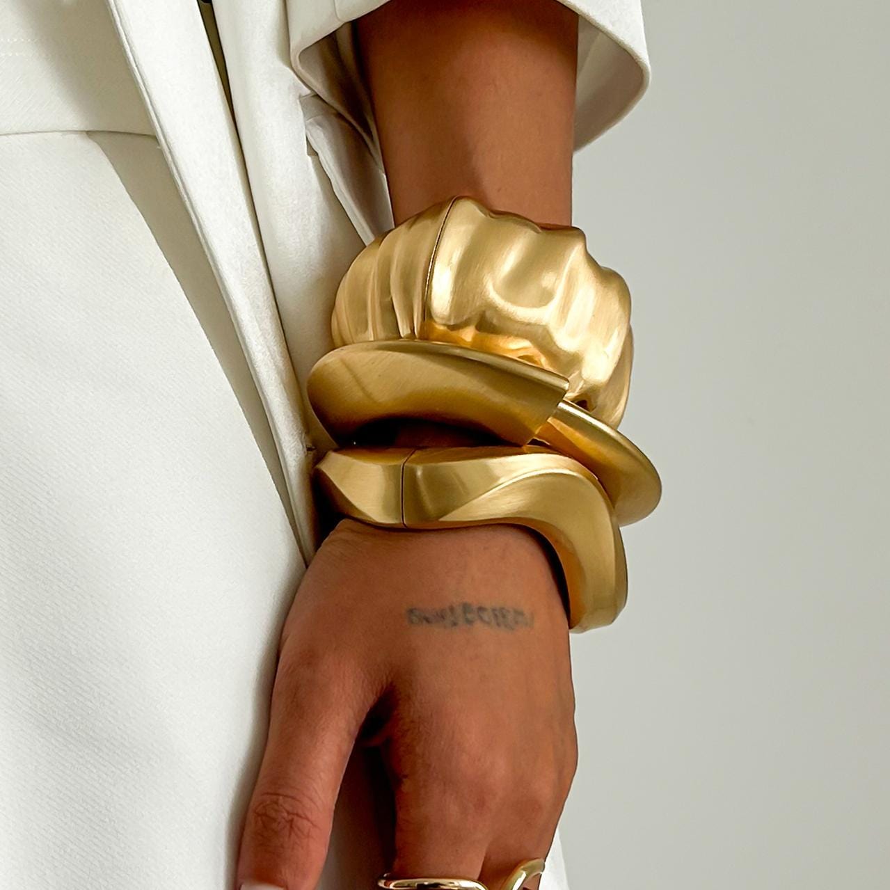 Classic Frosted Gold Tone Curved Bangle Bracelet Set - ArtGalleryZen