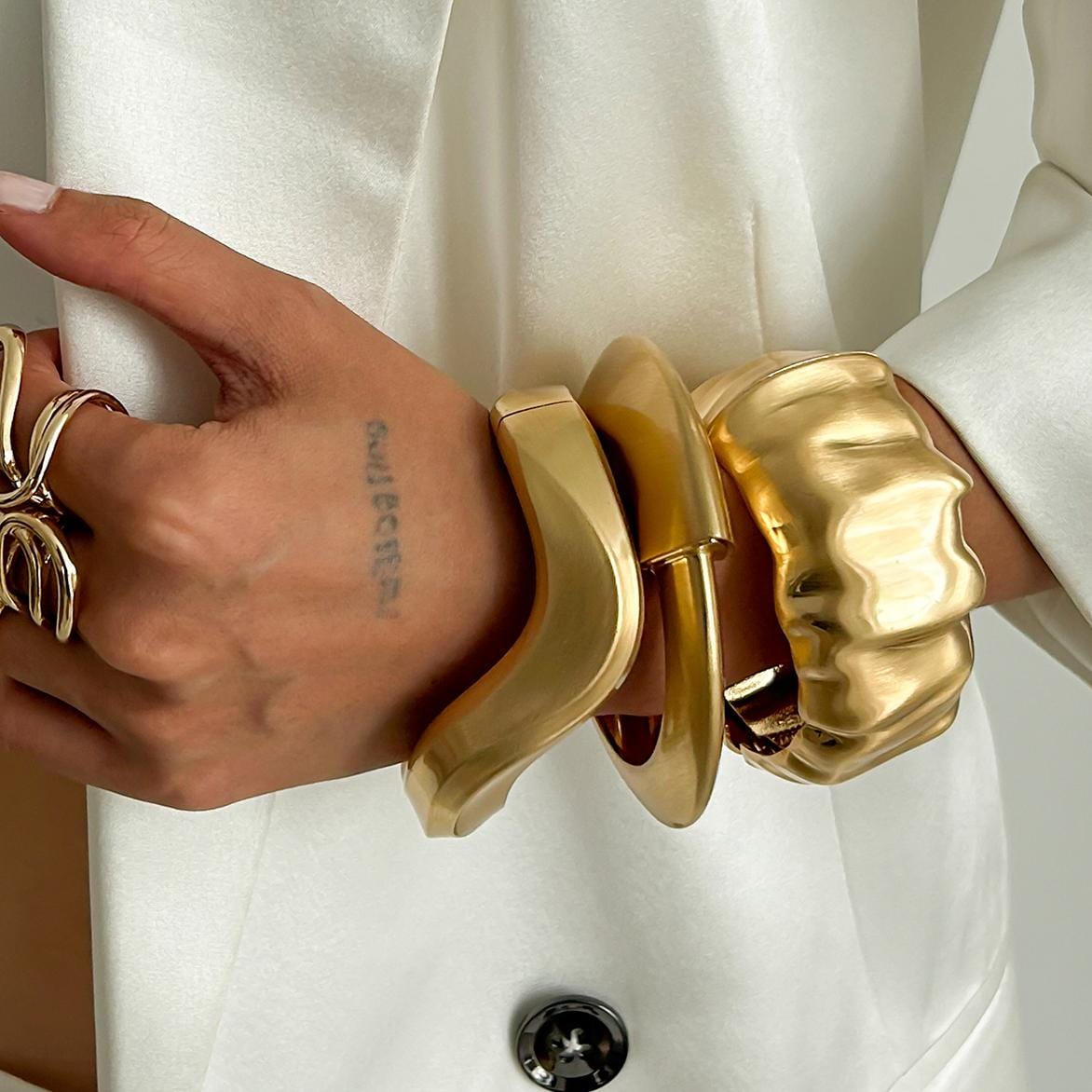 Classic Frosted Gold Tone Curved Bangle Bracelet Set