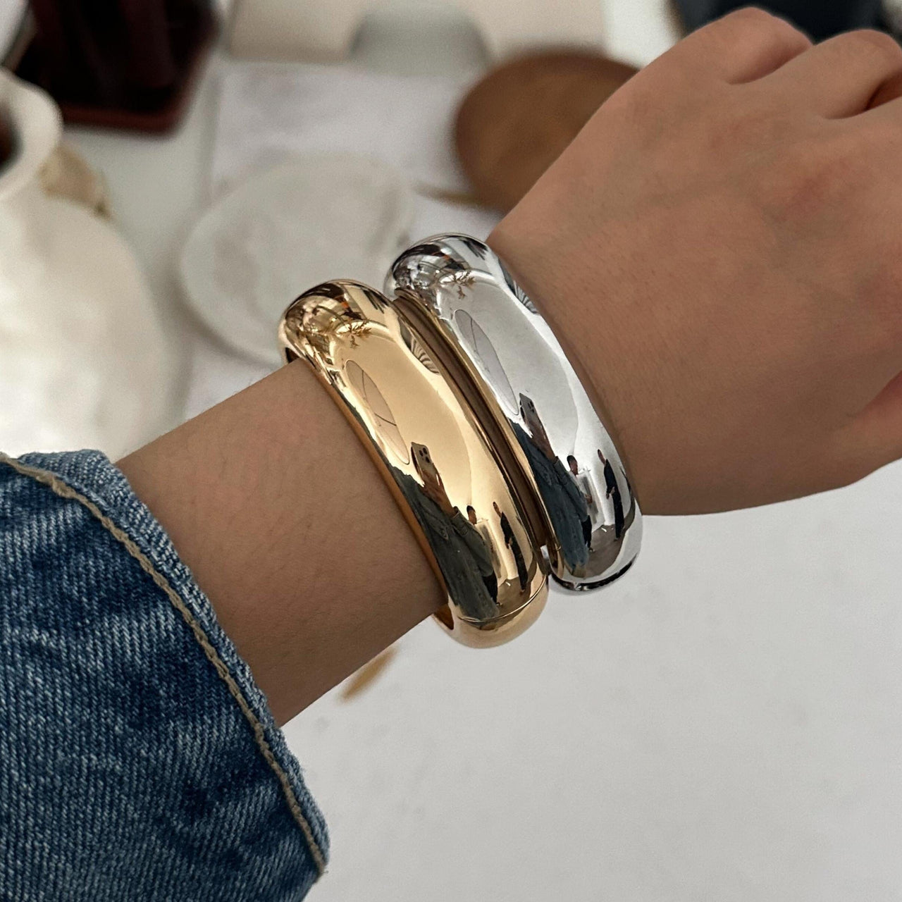 Classic Minimalist Gold Silver Tone Glossy Bangle Bracelet