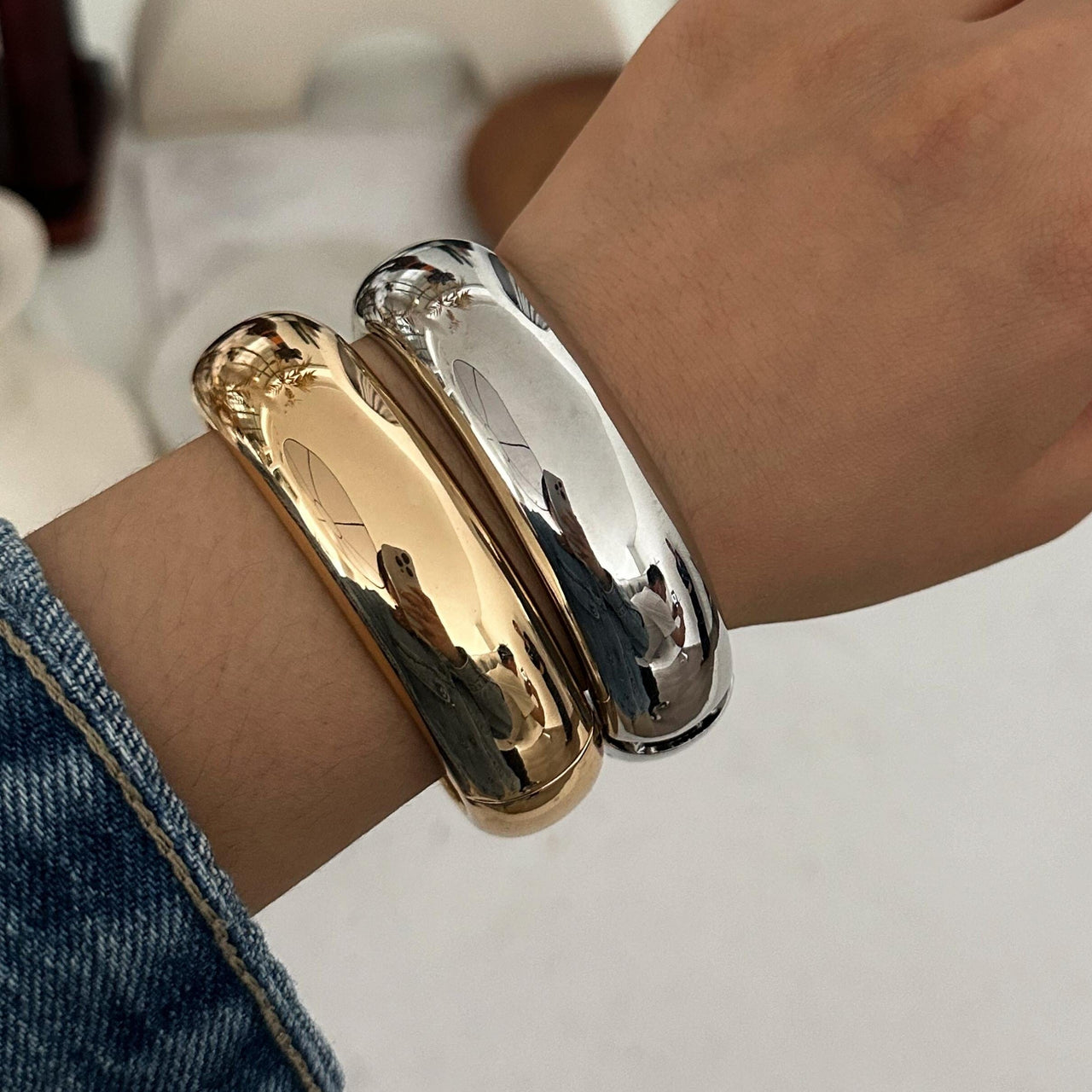 Classic Minimalist Gold Silver Tone Glossy Bangle Bracelet