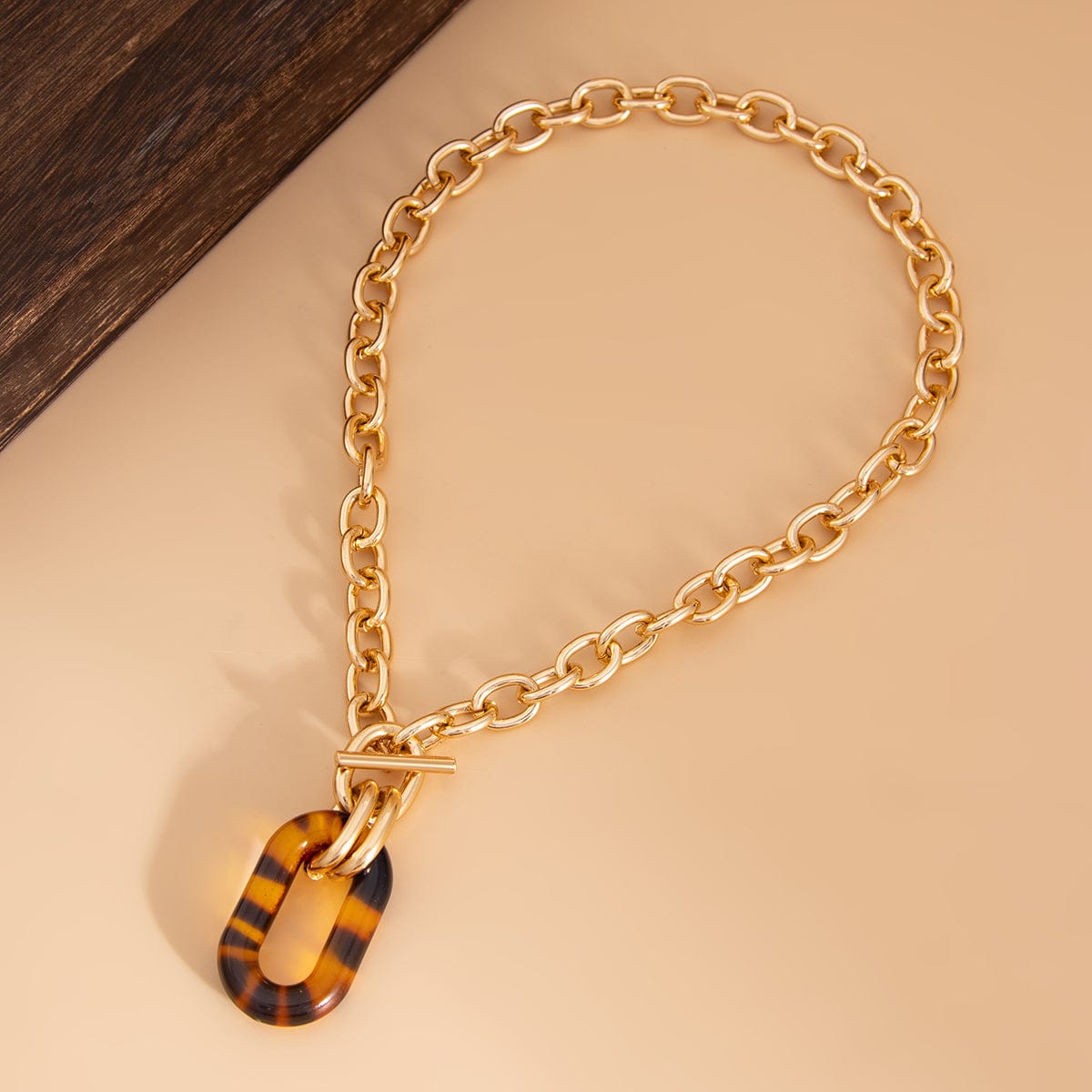 Classic Toggle Clasp Leopard Hoop Pendant Curb Chain Necklace