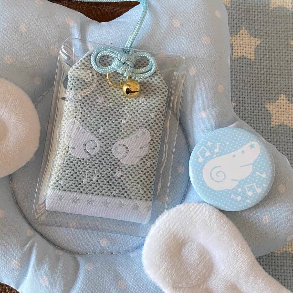 Cute Embroidery Musical Note Angel Wing Lucky Amulet Keychain - ArtGalleryZen