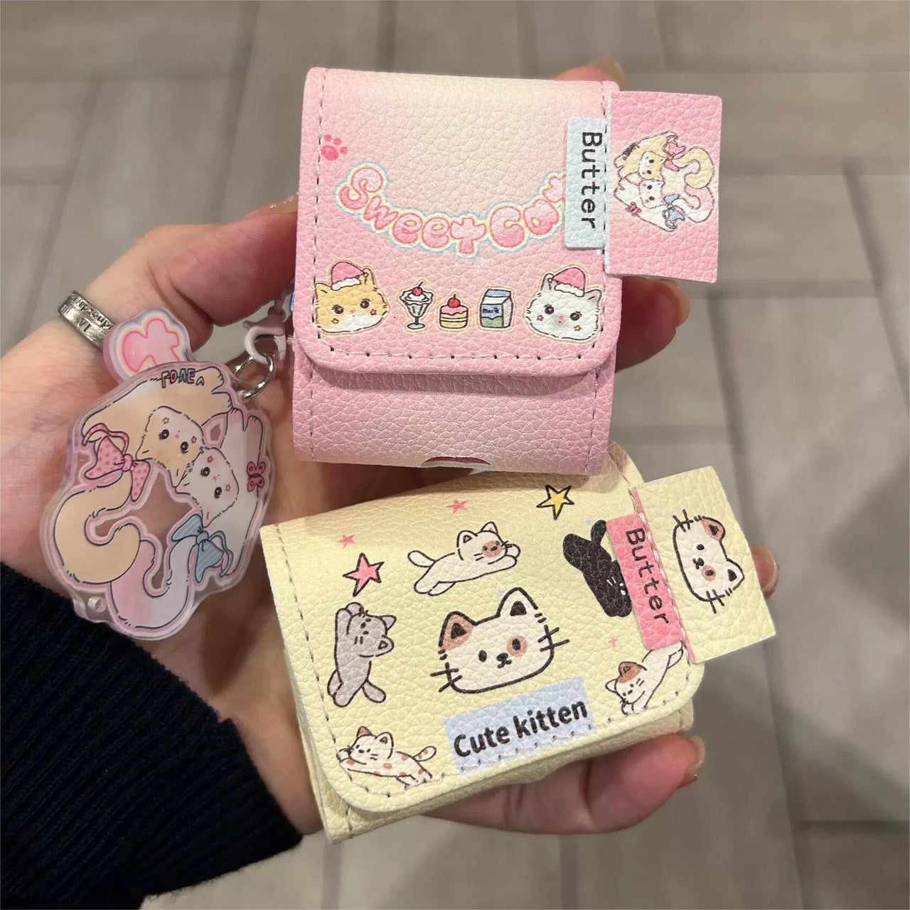 Cute Kitten Sanrio Hello Kitty AirPods Earphone Leather Case