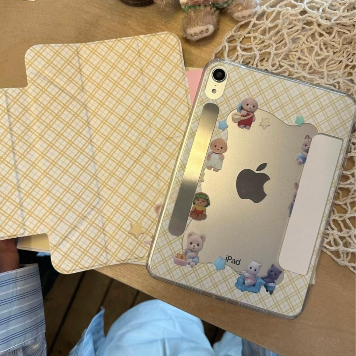 Cute Sylvanian Families Magnetic Detachable iPad Case - ArtGalleryZen