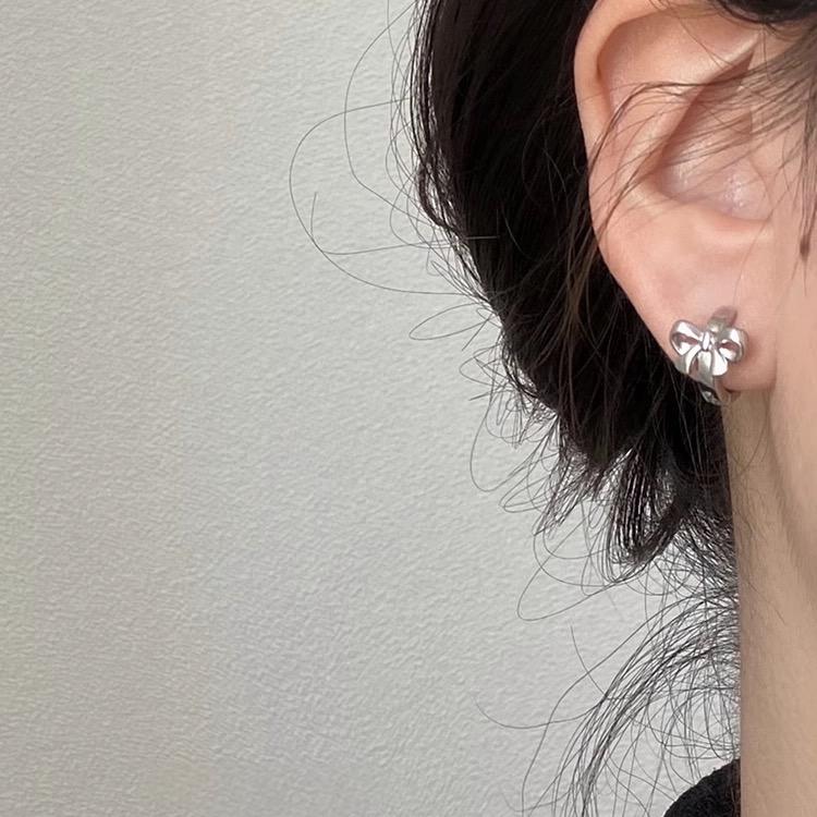 Dainty CZ Inlaid Cat Claw Bowknot Huggie Hoop Earrings - ArtGalleryZen