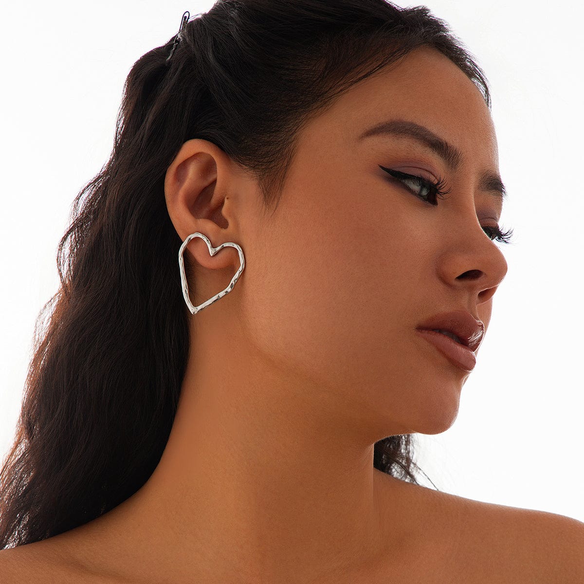 Dainty Geometric Hollow Heart Stud Earrings - ArtGalleryZen