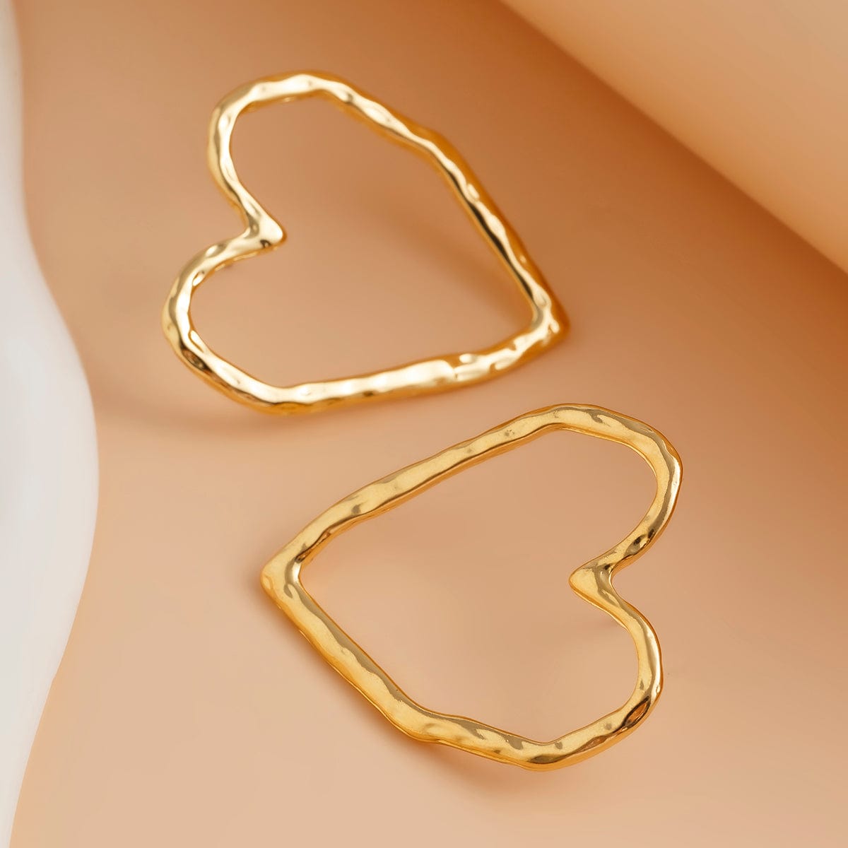 Dainty Geometric Hollow Heart Stud Earrings - ArtGalleryZen