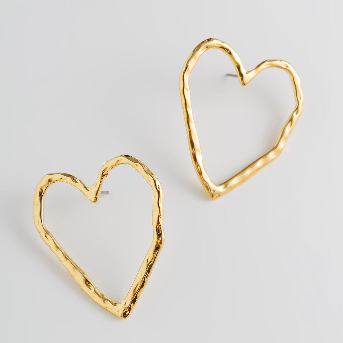 Dainty Geometric Hollow Heart Stud Earrings