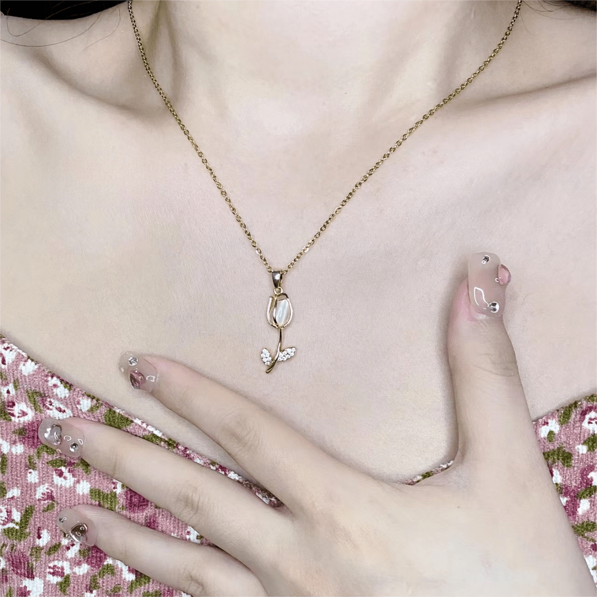 Dainty Rhinestone Inlaid Crystal Tulip Pendant Necklace - ArtGalleryZen