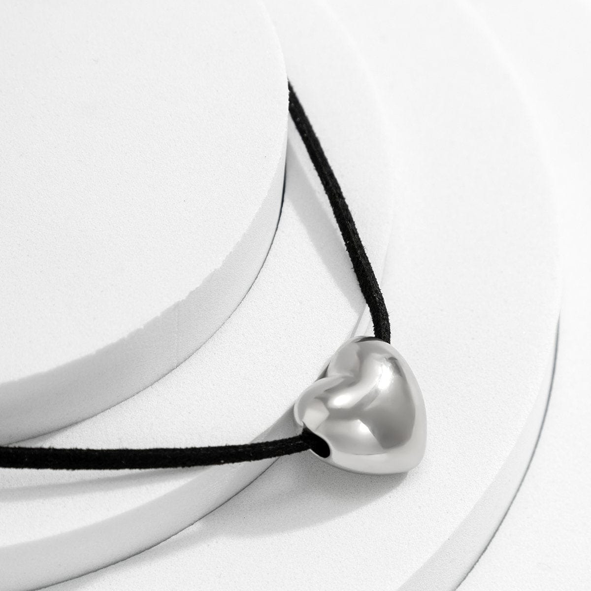 Dainty Velvet Cord String Heart Necklace – ArtGalleryZen