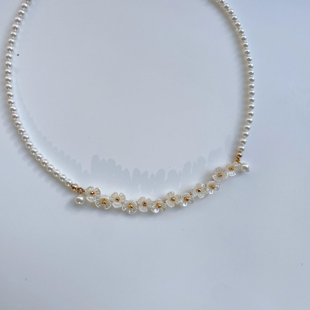 Elegant Flower Pearl Beaded Chain Necklace