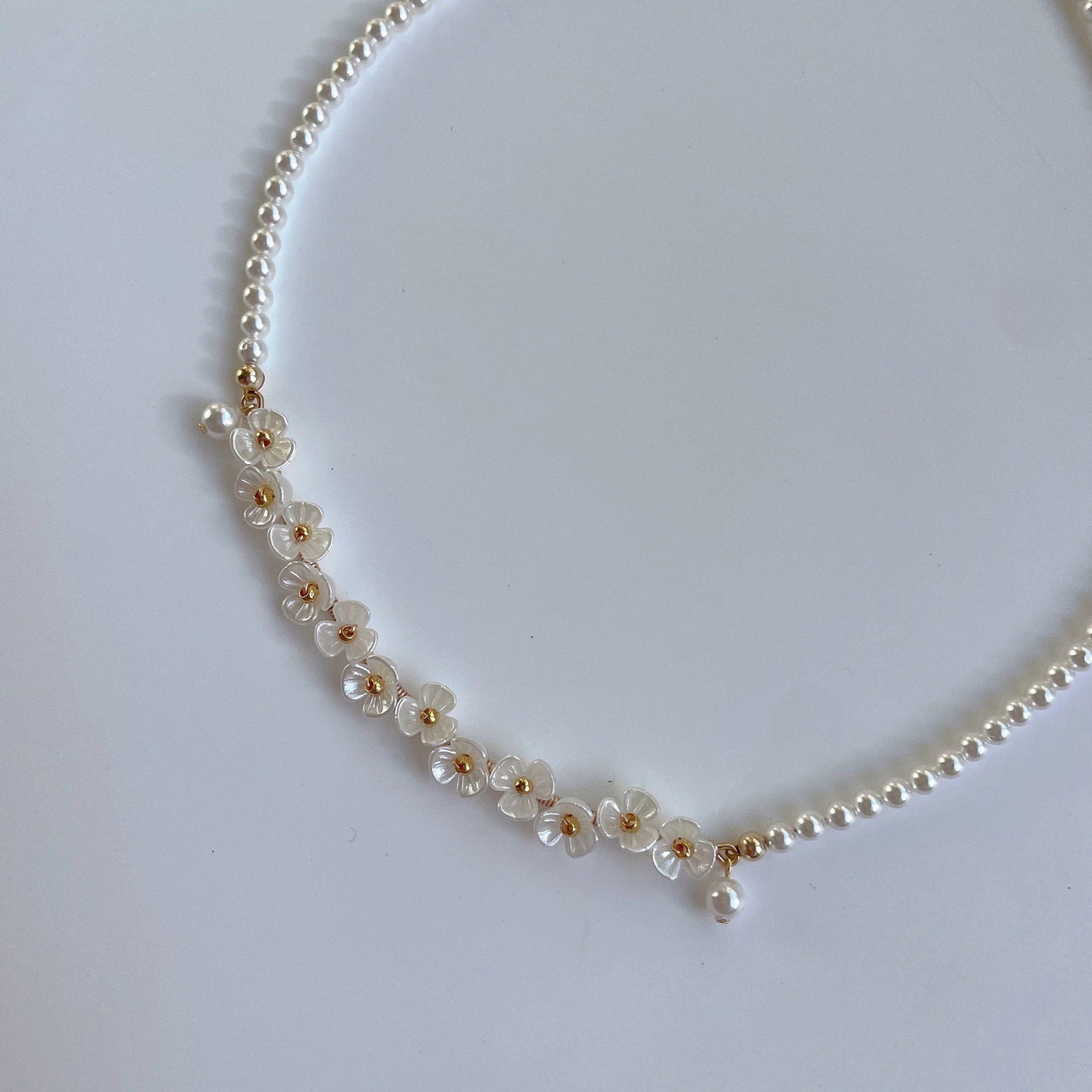 Elegant Flower Pearl Beaded Chain Necklace