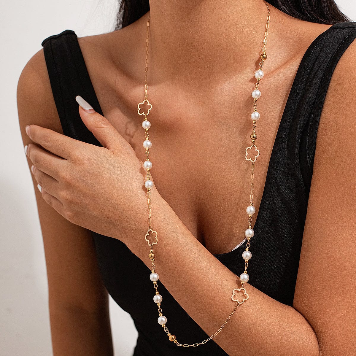 Elegant Gold Plated Hollow Flower Pearl Cable Chain Necklace